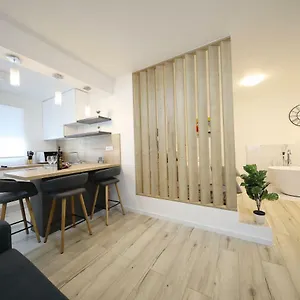  Apartment Sens Croatia