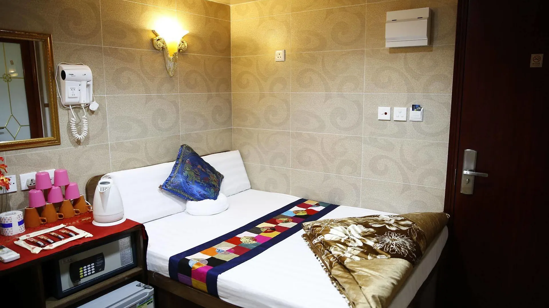 Legend Guest House Hong Kong